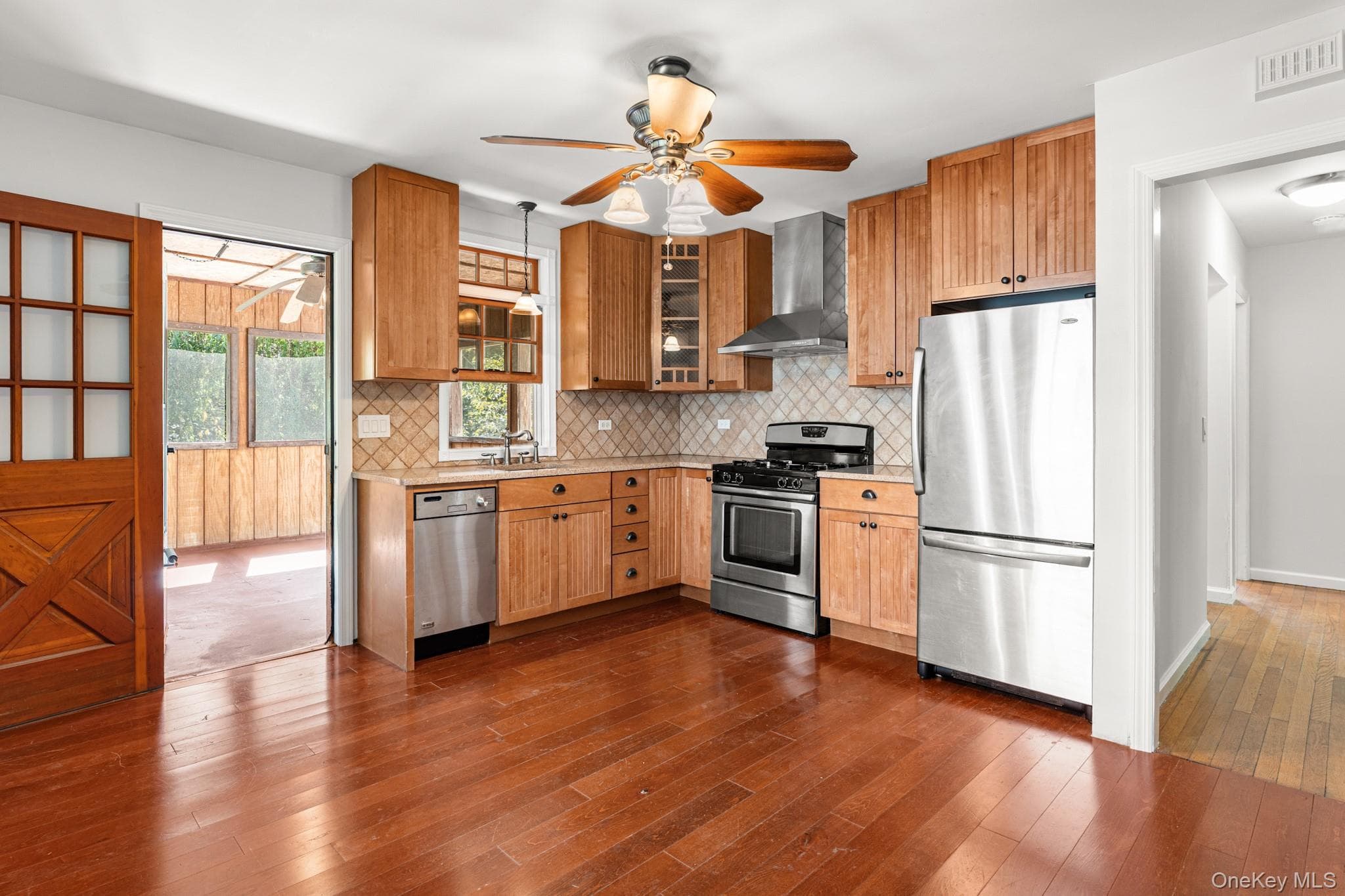 141 Homewood Avenue thumbnail 10