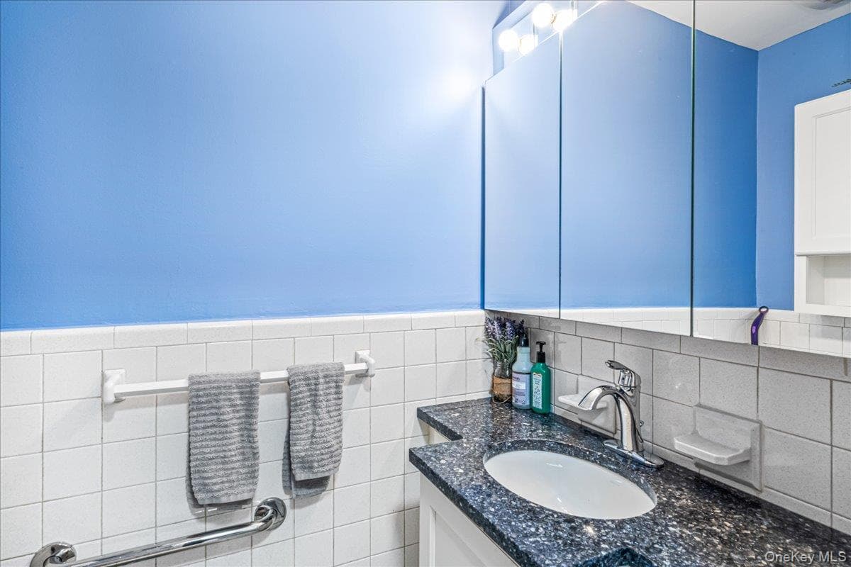 215-15 23rd Avenue Unit: TH 10 thumbnail 12