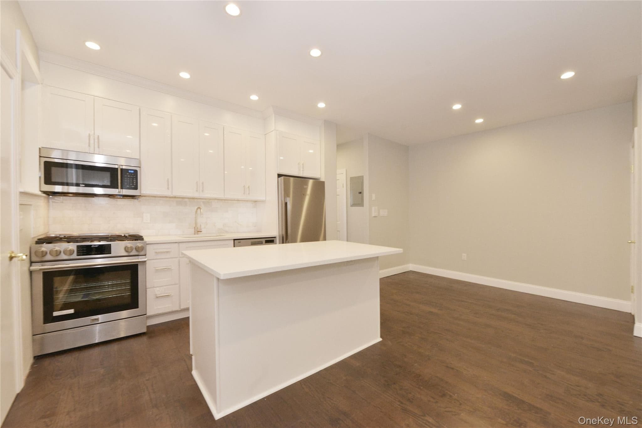 23-70 26th Street Unit: 3 Family thumbnail 4