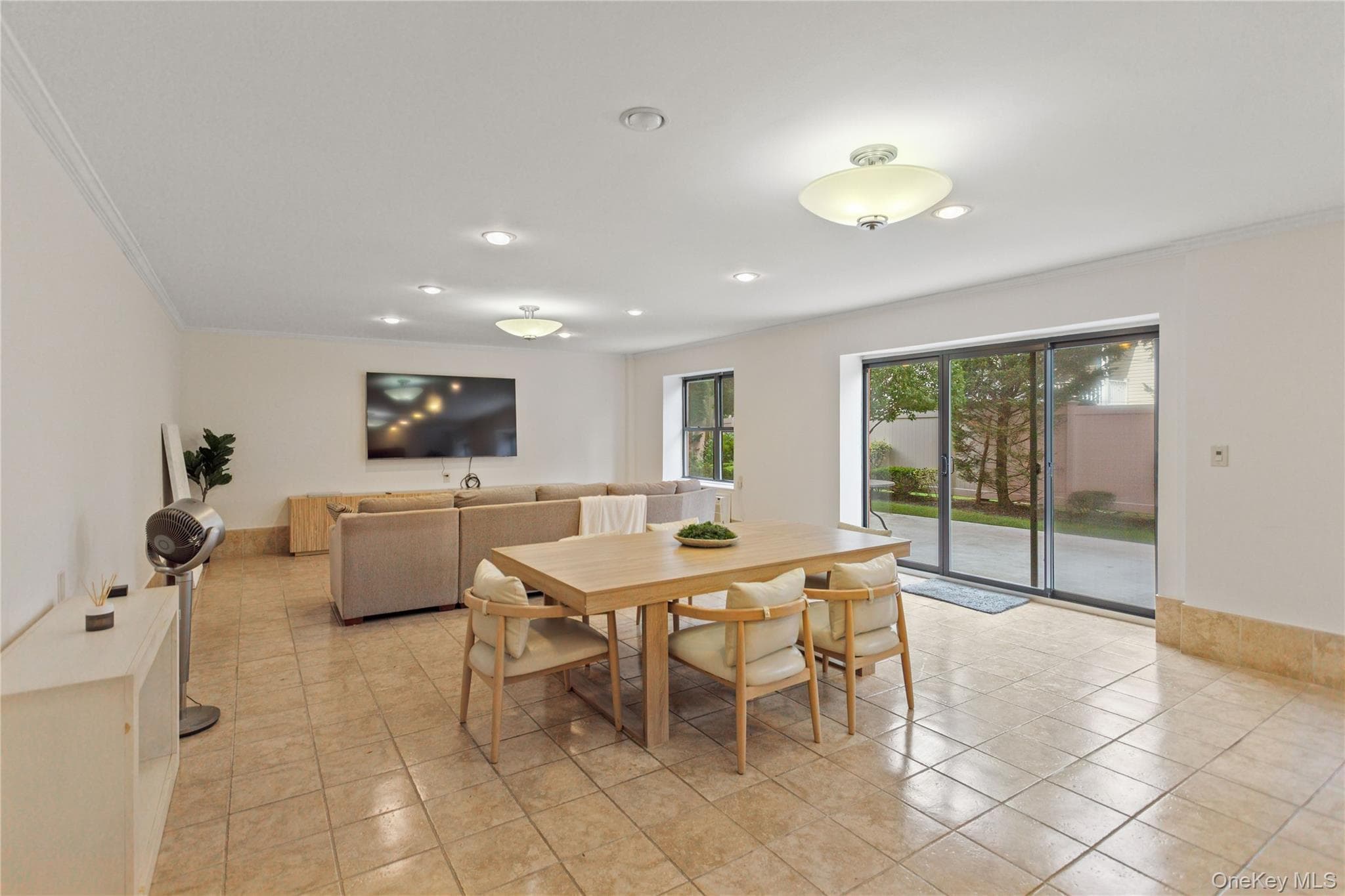 333 E Broadway Unit: 2K thumbnail 13