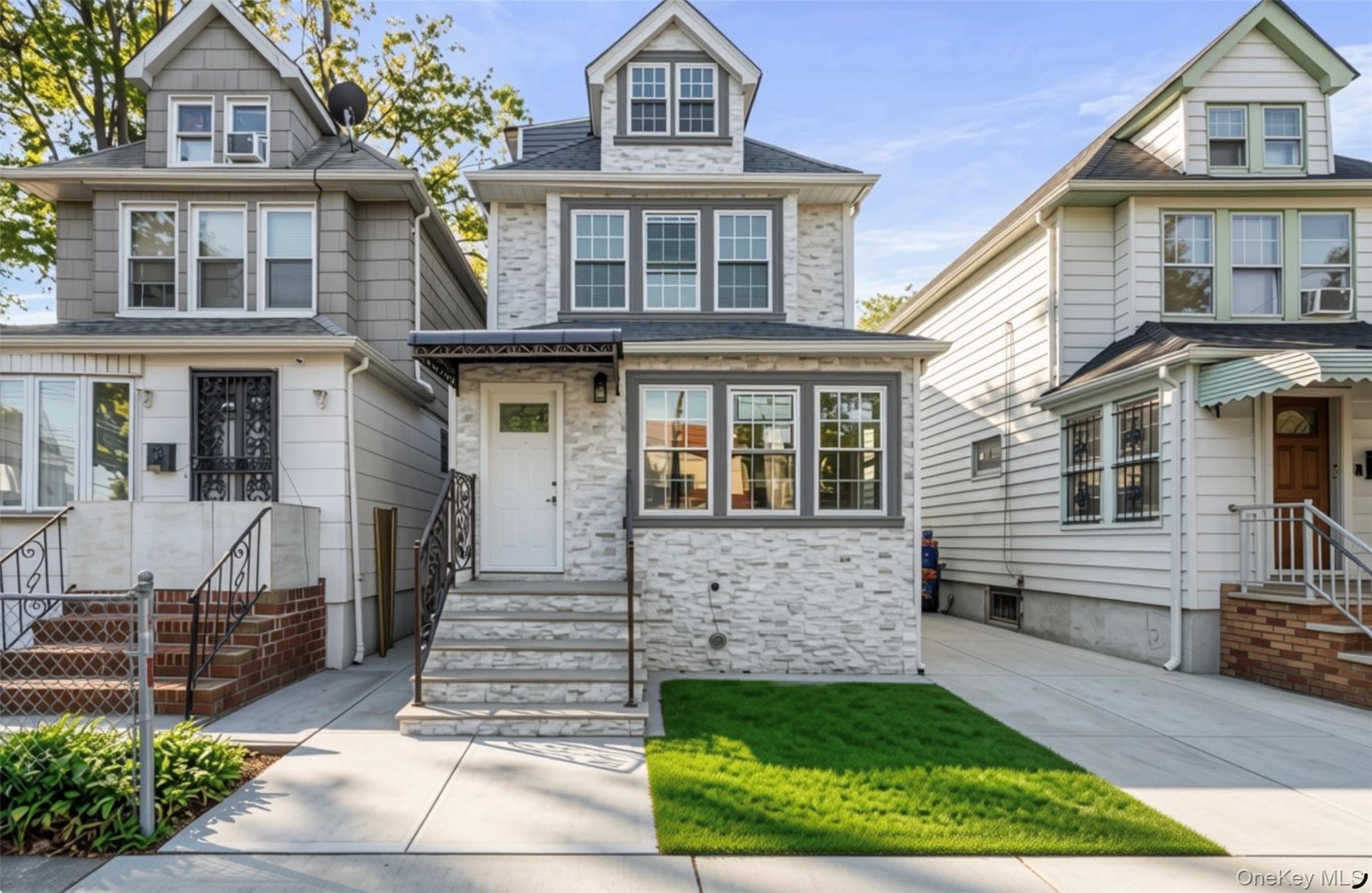 14716 Linden Boulevard thumbnail 2