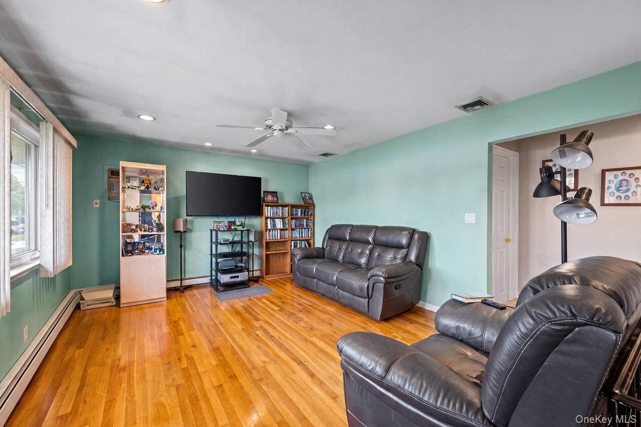 3866 Drake Street thumbnail 16