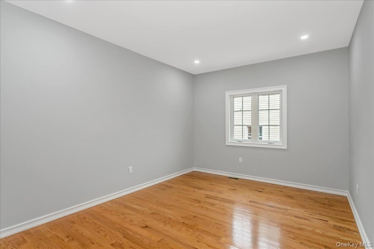 243-36 Caney Road thumbnail 13