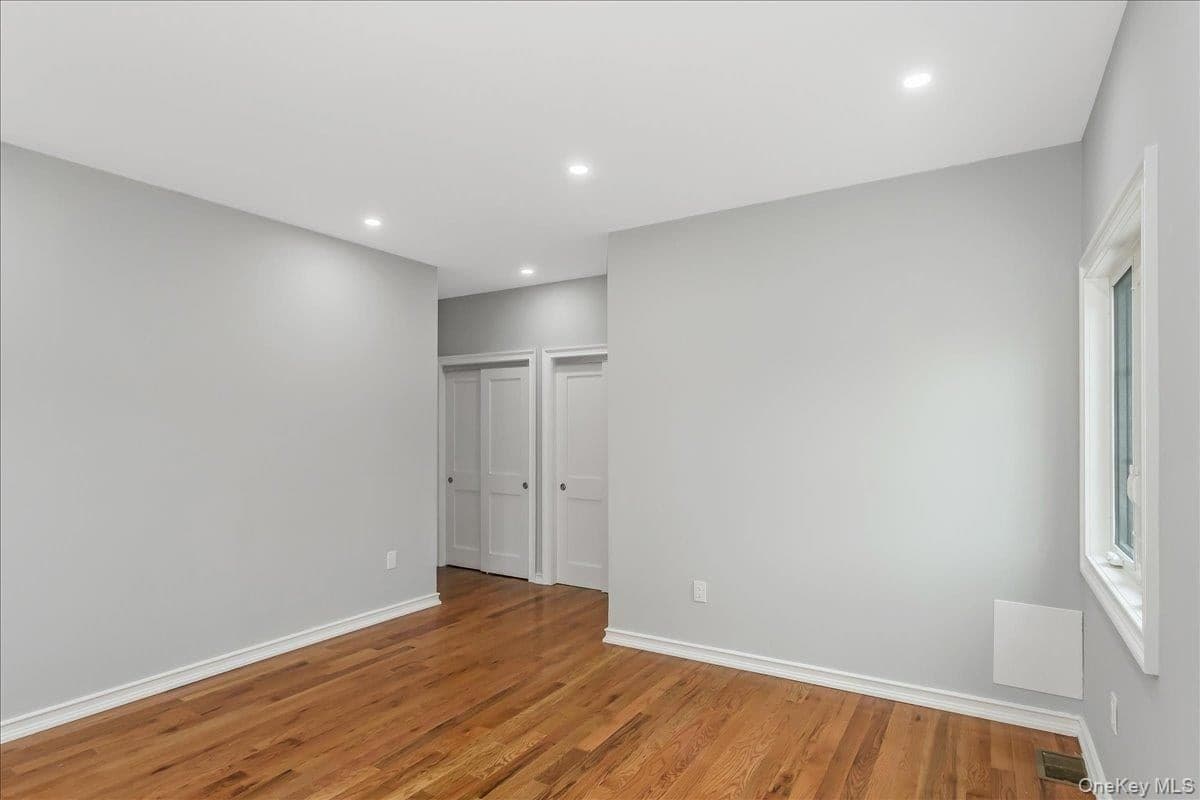 243-36 Caney Road thumbnail 9