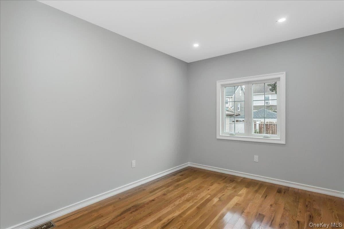 243-36 Caney Road thumbnail 11
