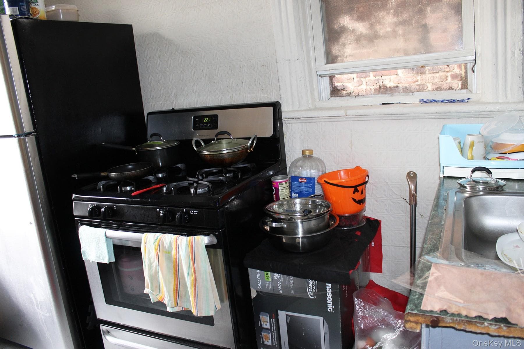 1731 White Plains Road thumbnail 5