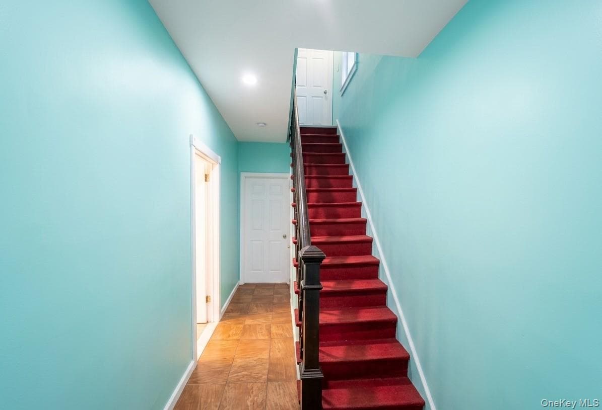 1542 Saint Lawrence Avenue thumbnail 5