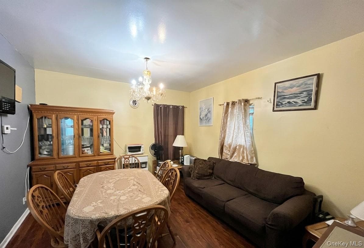 1542 Saint Lawrence Avenue thumbnail 7