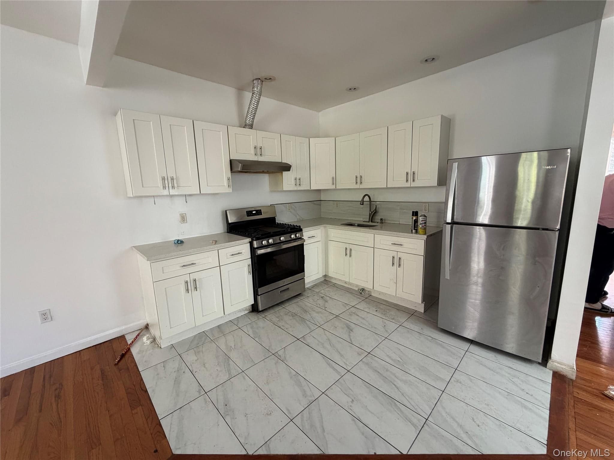 2356 Waterbury Avenue thumbnail 14