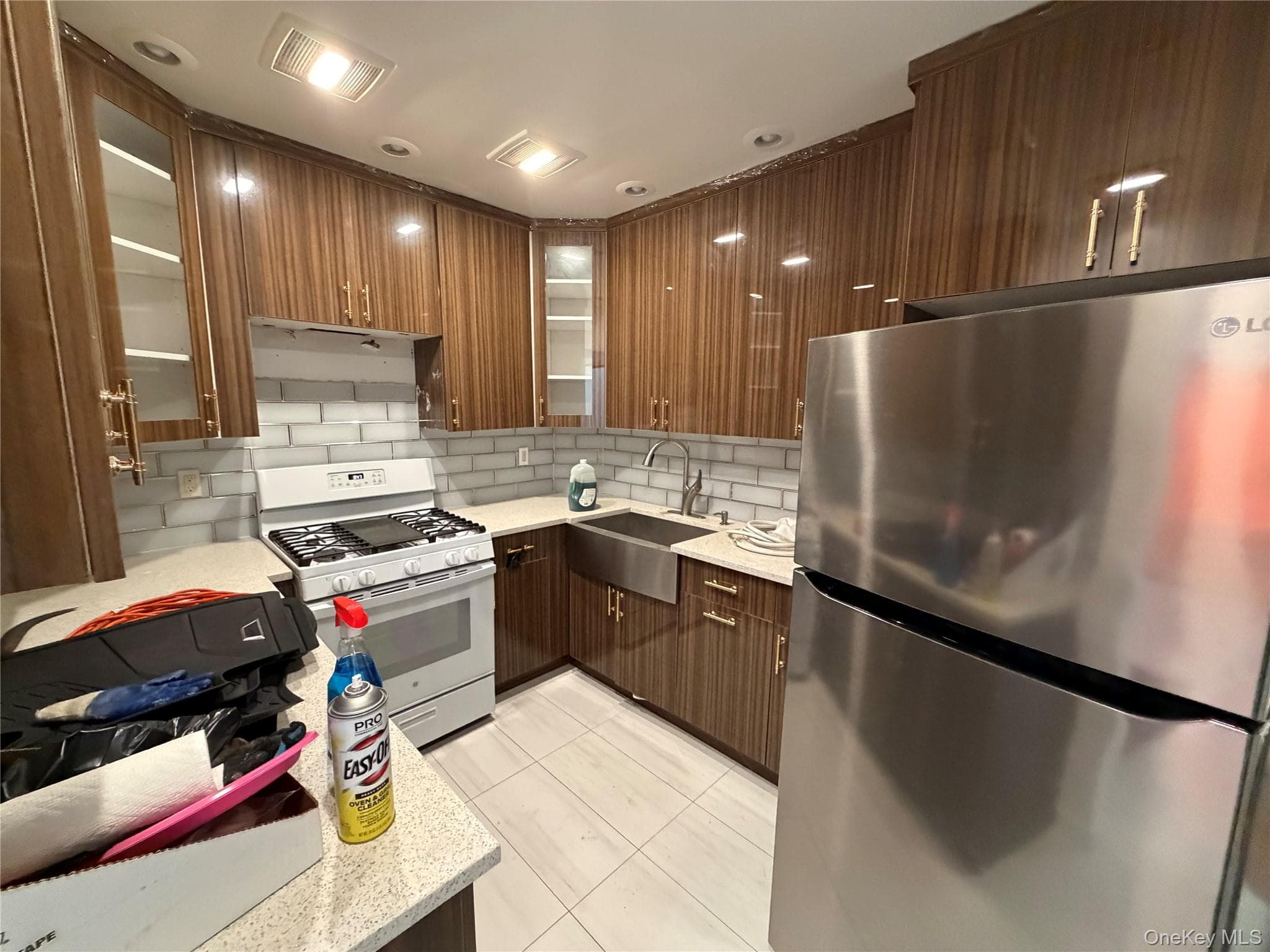 2356 Waterbury Avenue thumbnail 11