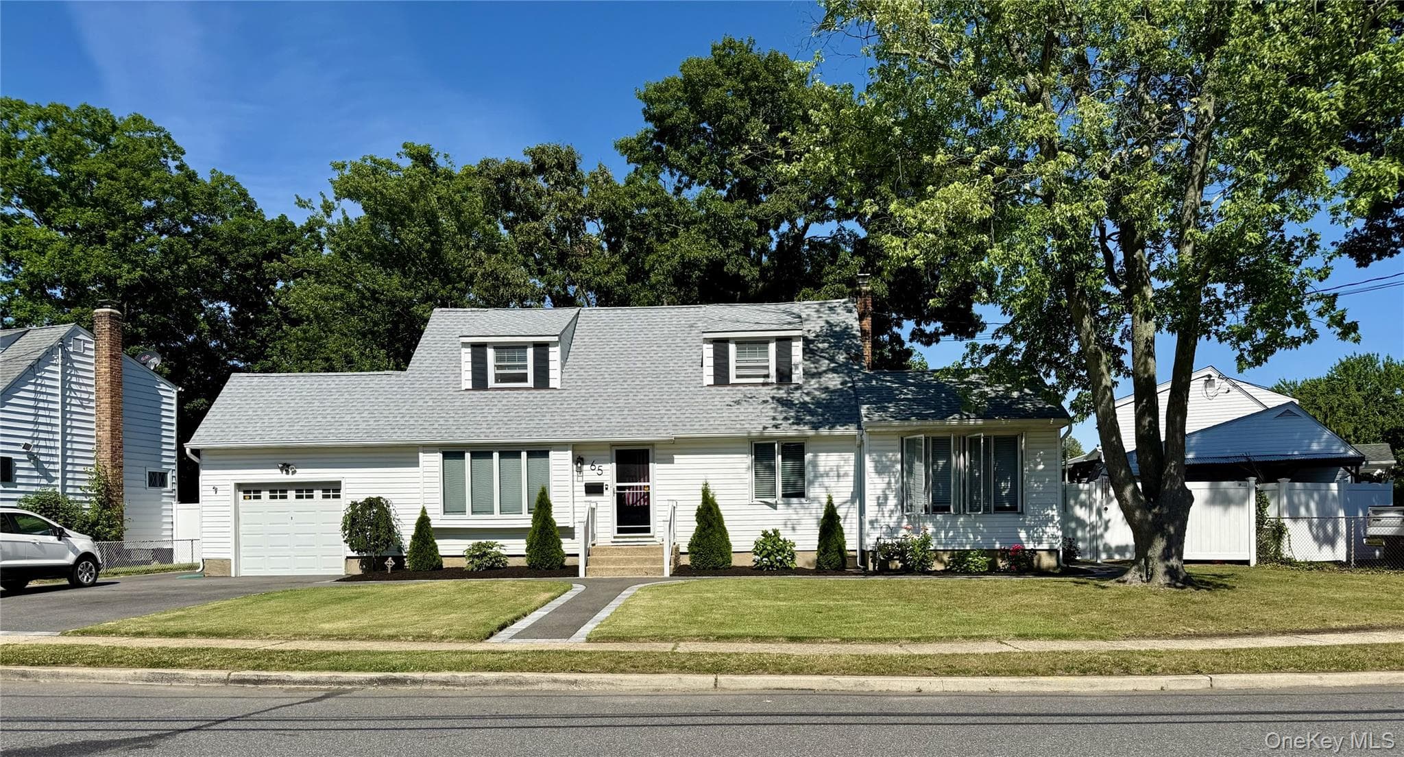 65 Westwood Road photo 1