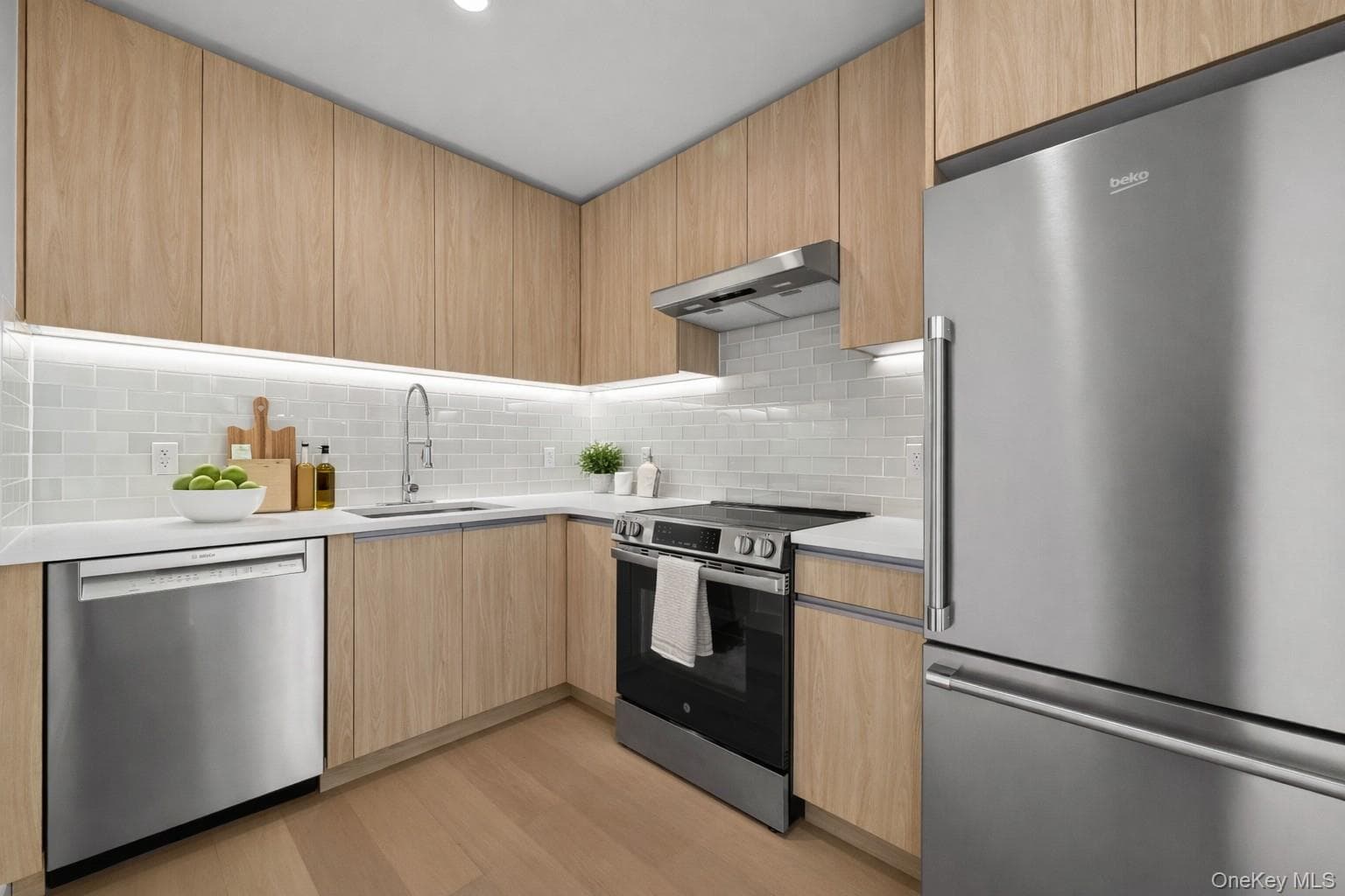 150-02 Northern Boulevard Unit: 6F thumbnail 3