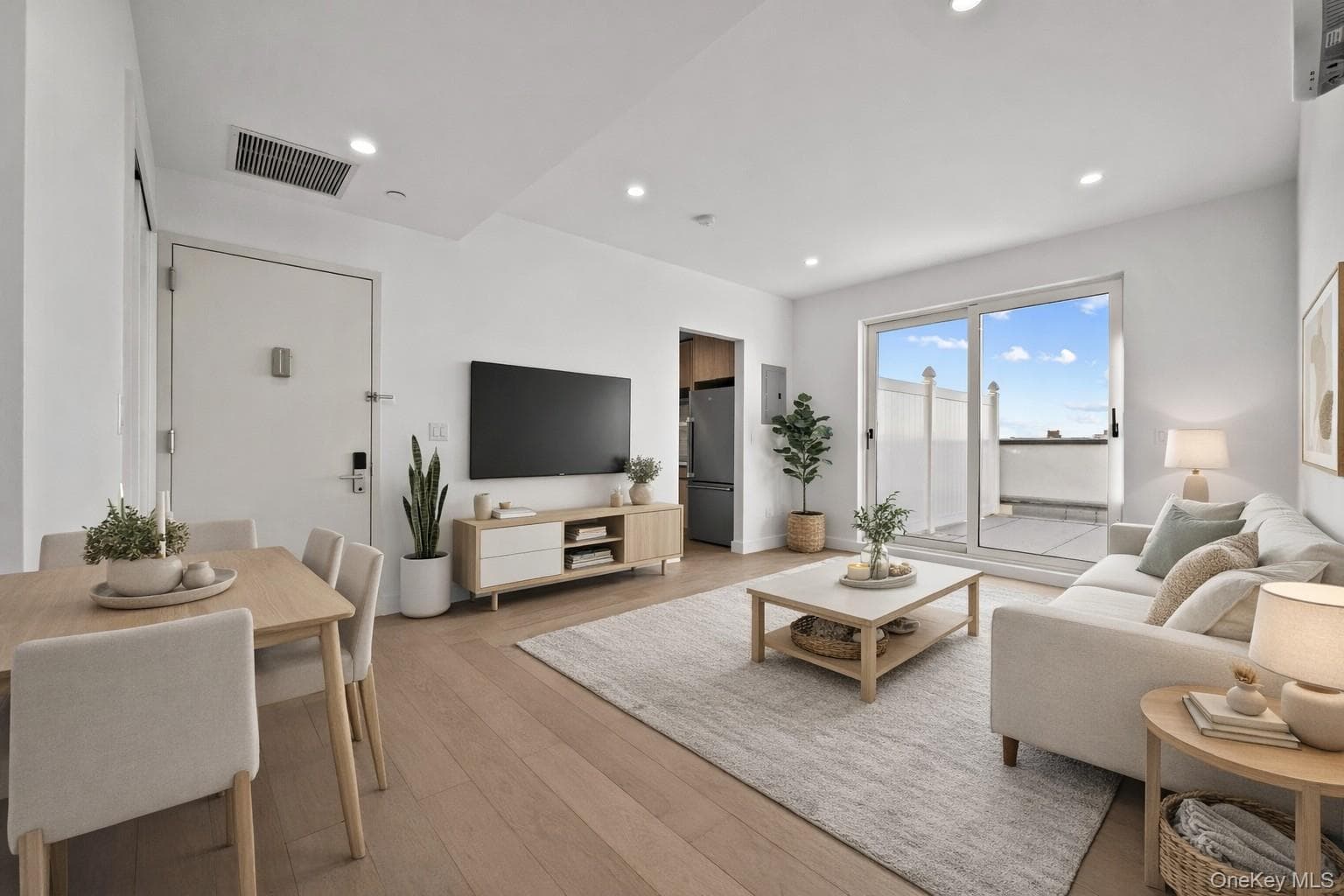 150-02 Northern Boulevard Unit: 6F thumbnail 4
