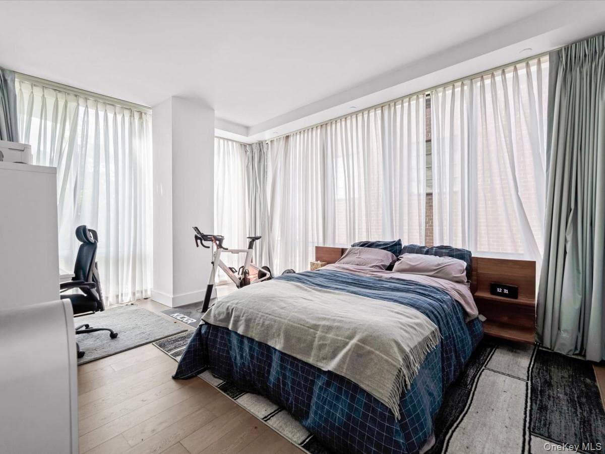 519 Borden Avenue Unit: 1H thumbnail 16