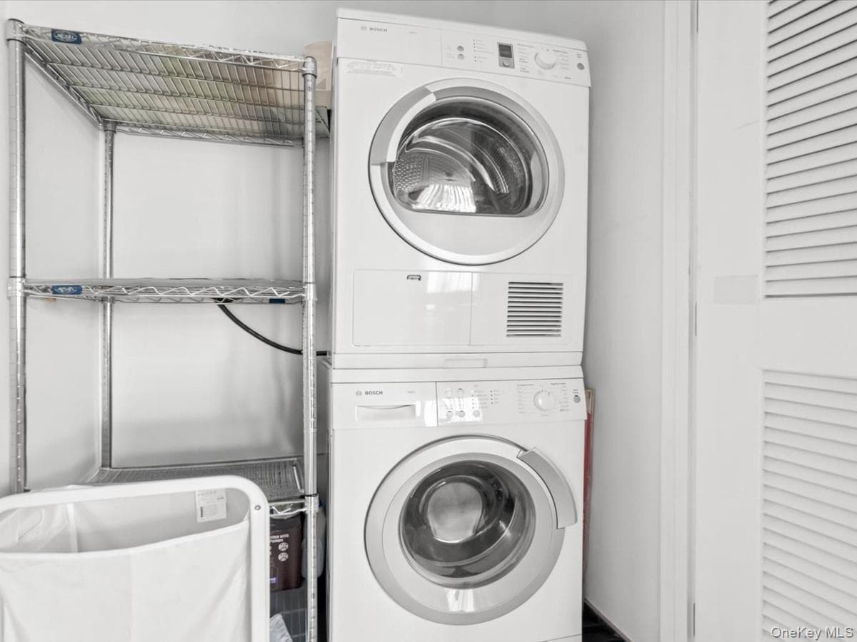519 Borden Avenue Unit: 1H thumbnail 19