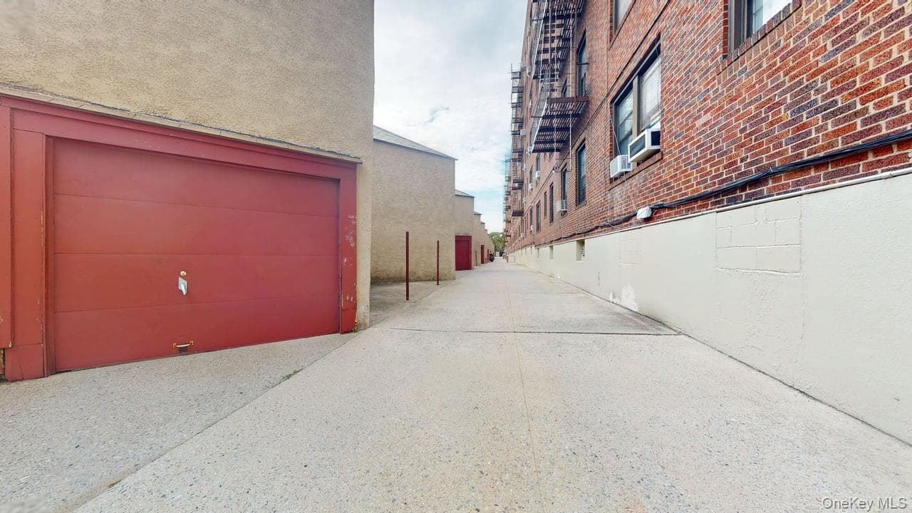 68-30 Burns Street Unit: C2 thumbnail 22