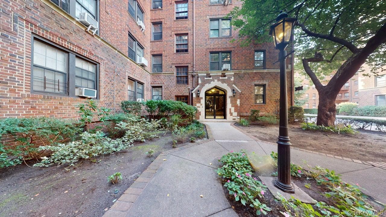68-30 Burns Street Unit: C2 thumbnail 25
