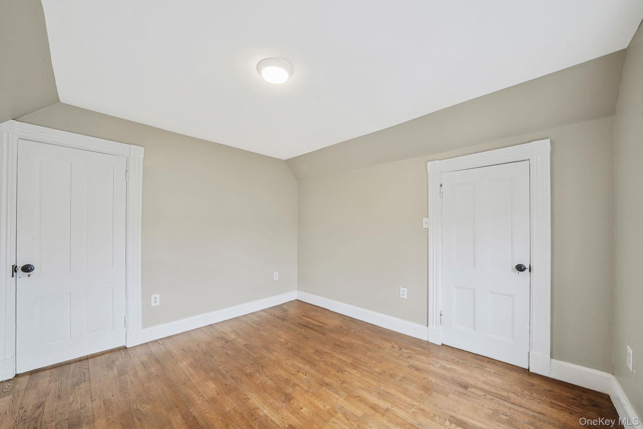155 Hawthorne Avenue thumbnail 32