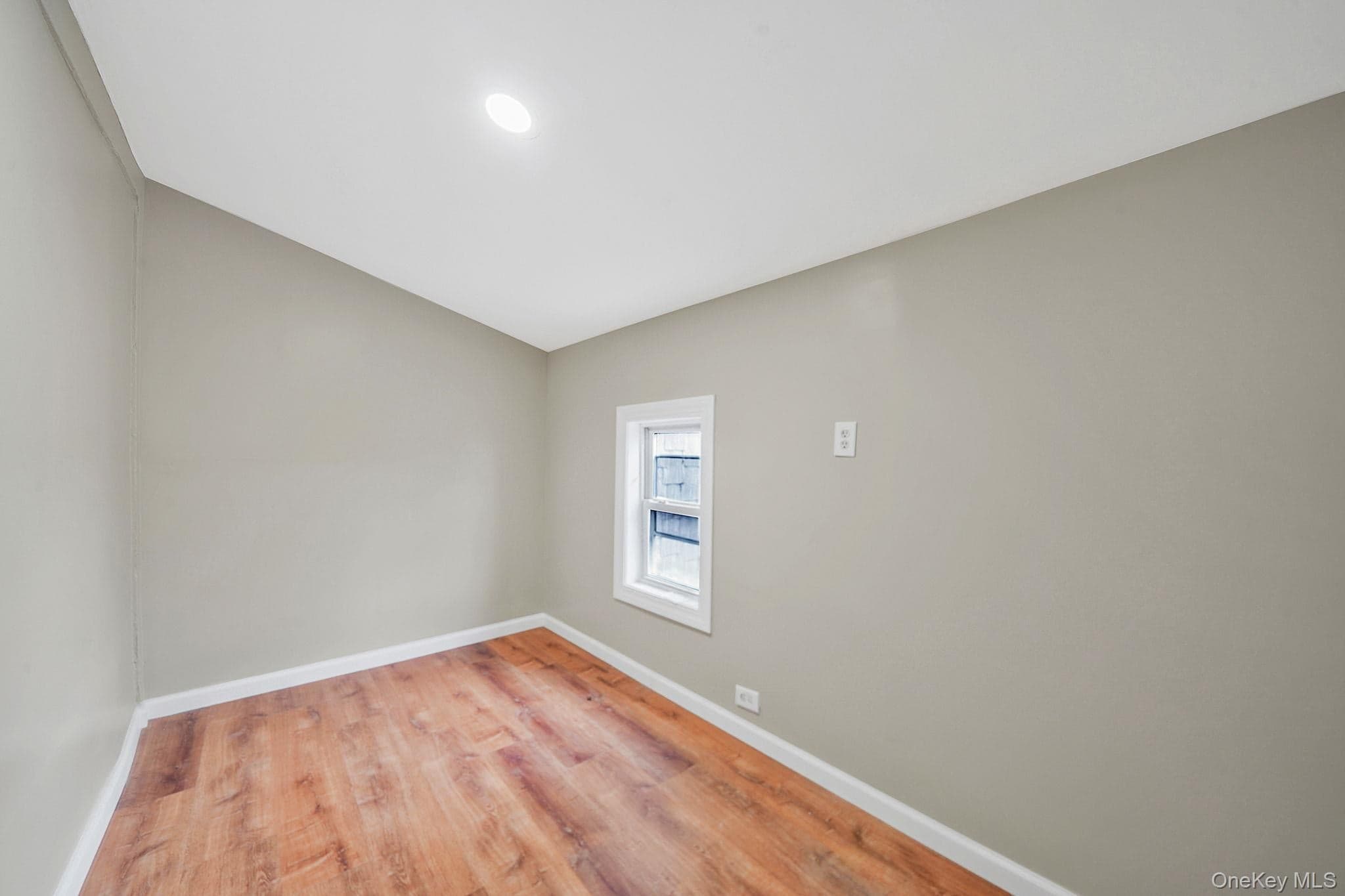 155 Hawthorne Avenue thumbnail 24
