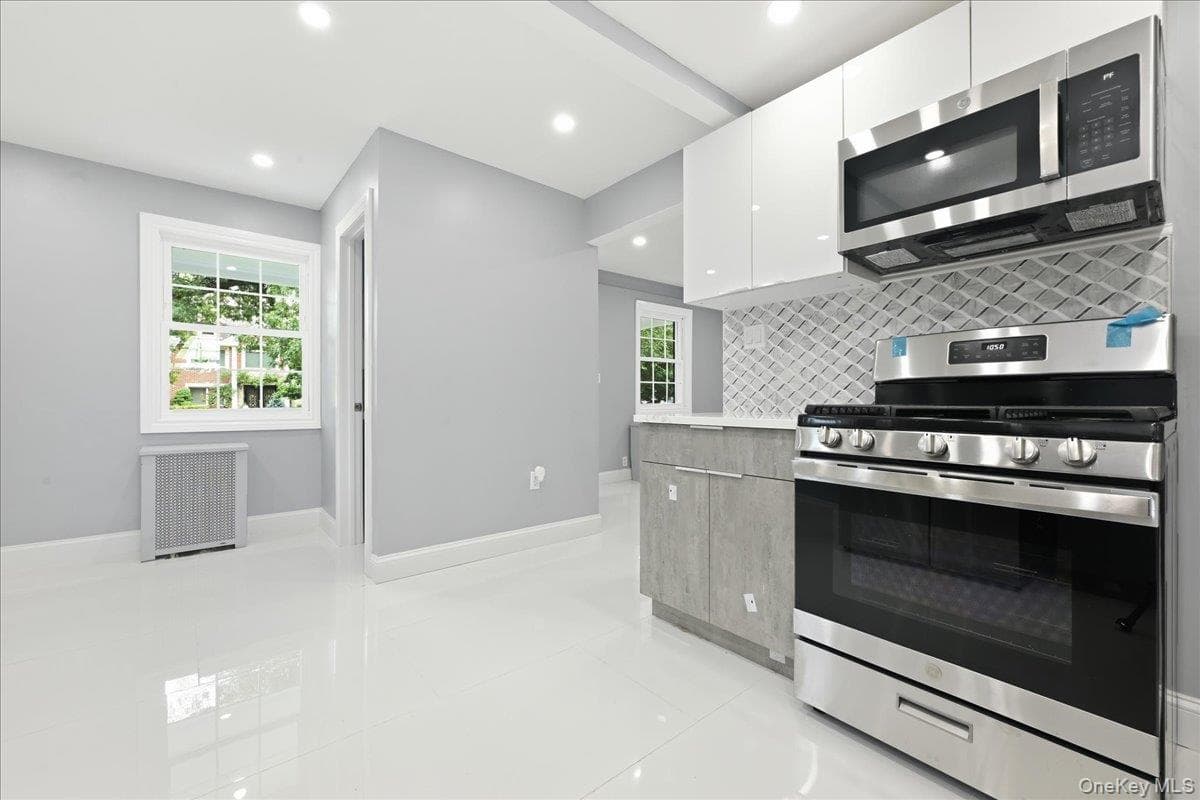 415 Leonard Boulevard thumbnail 13