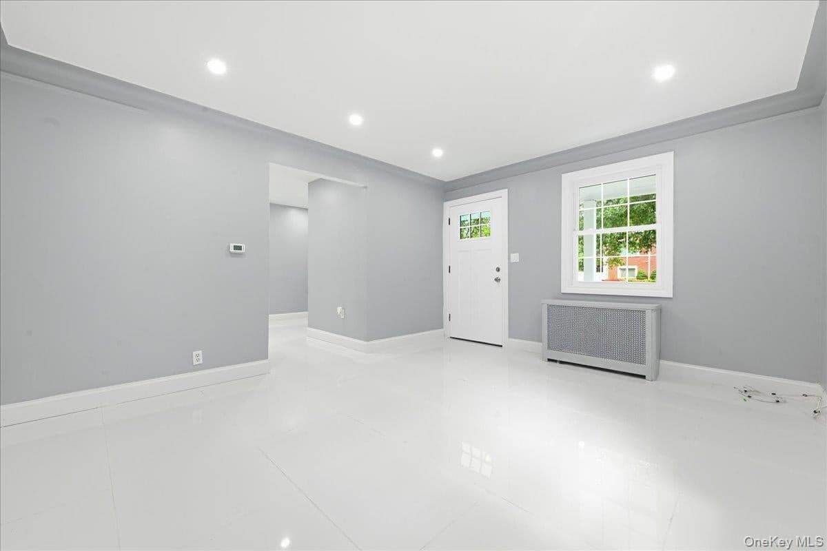 415 Leonard Boulevard thumbnail 8