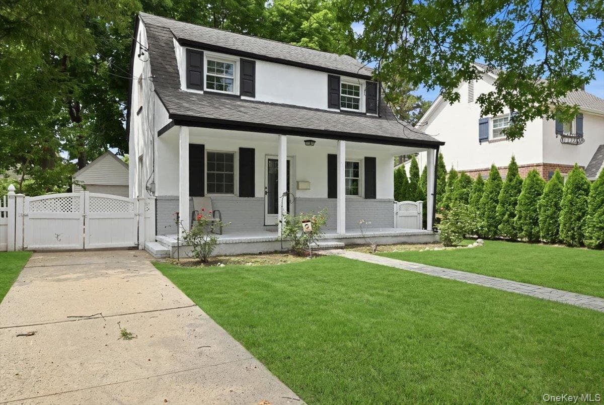 415 Leonard Boulevard thumbnail 2