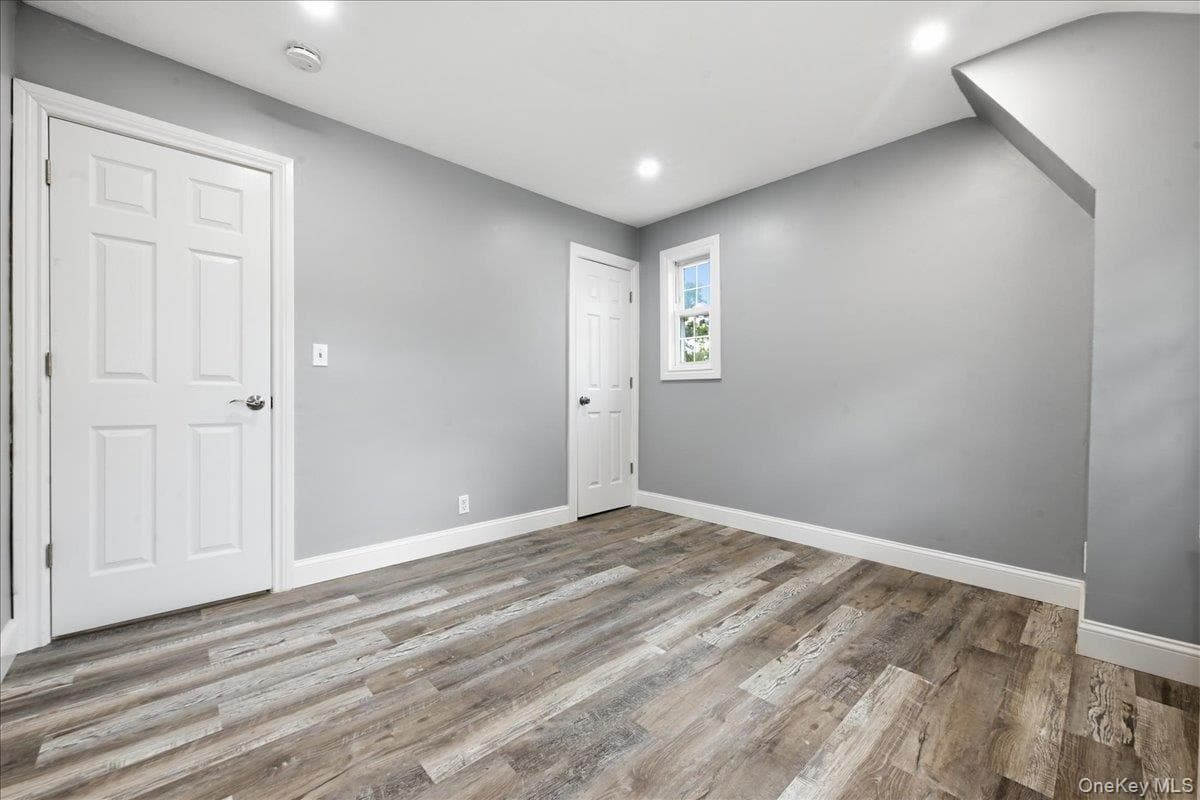 415 Leonard Boulevard thumbnail 20