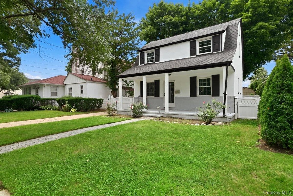 415 Leonard Boulevard thumbnail 3