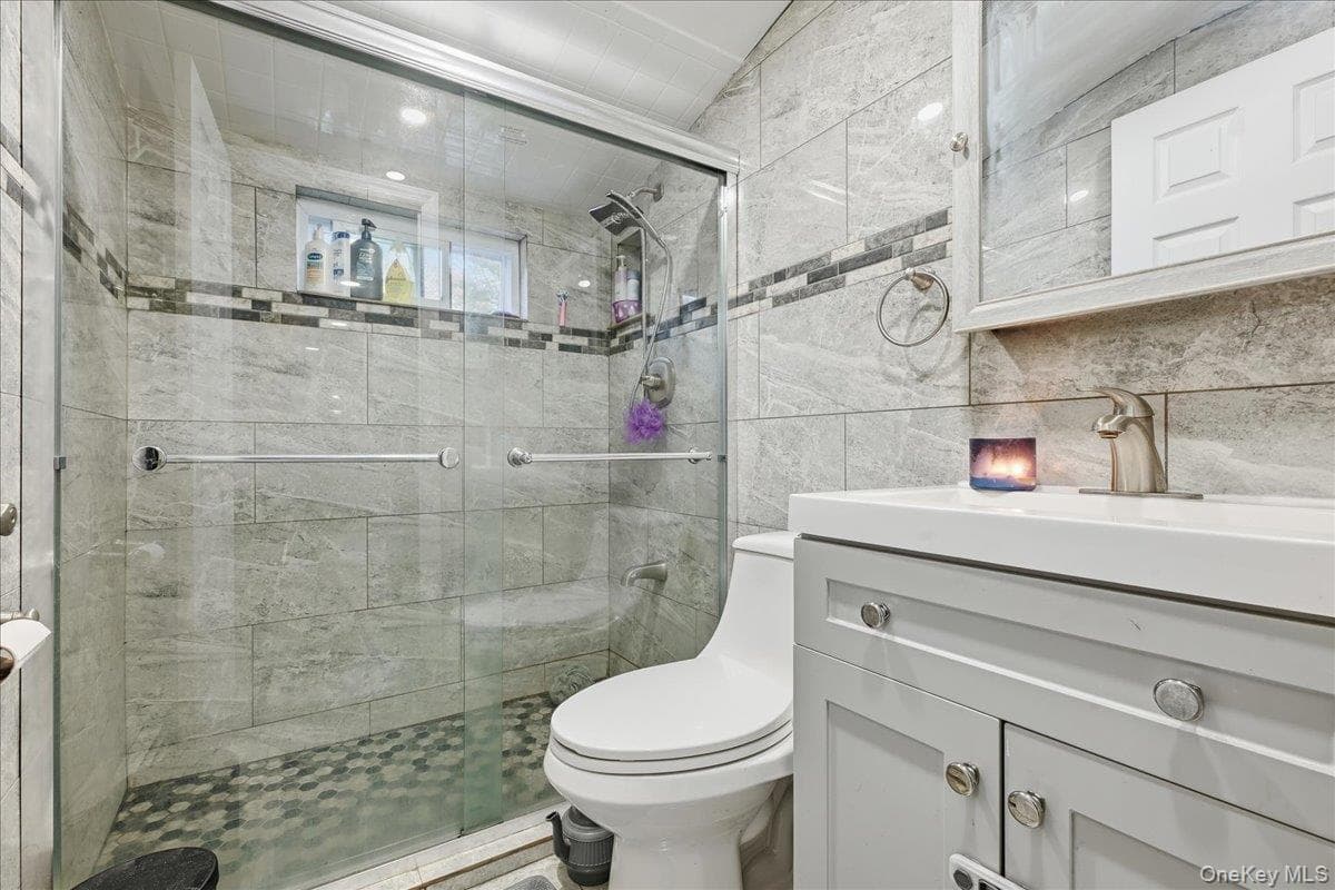 120 Bruce Terrace thumbnail 25