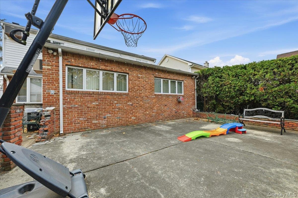 120 Bruce Terrace thumbnail 31