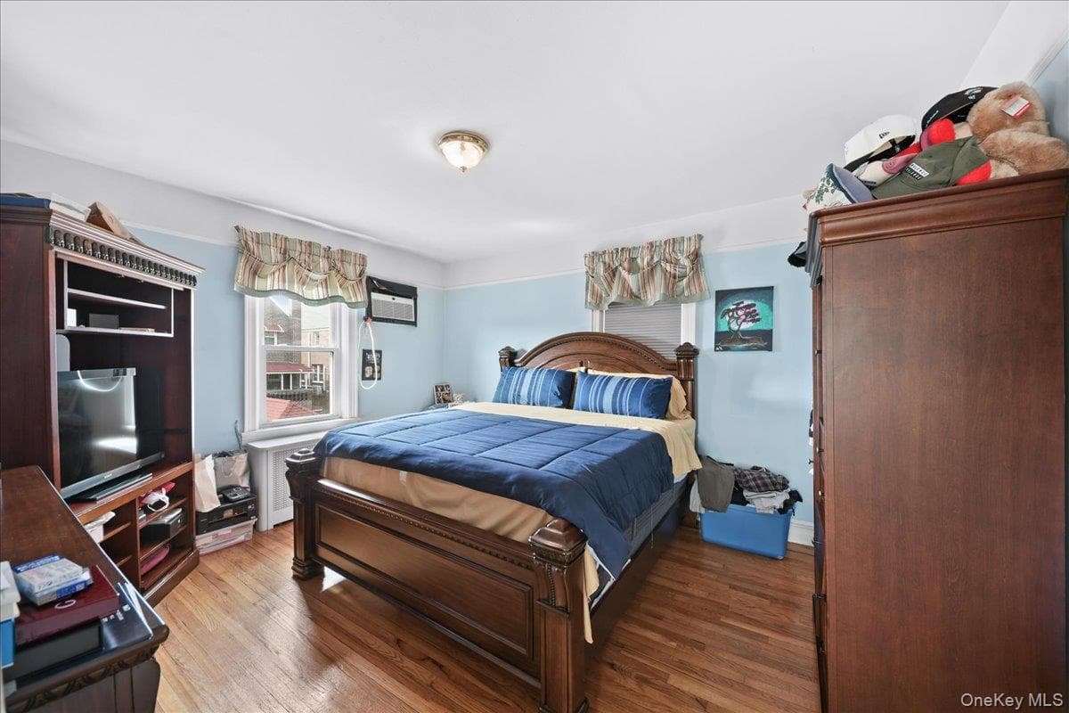 2445 Yates Avenue thumbnail 11