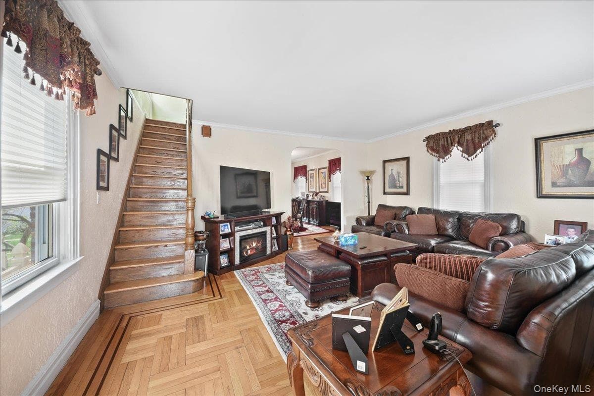2445 Yates Avenue thumbnail 8