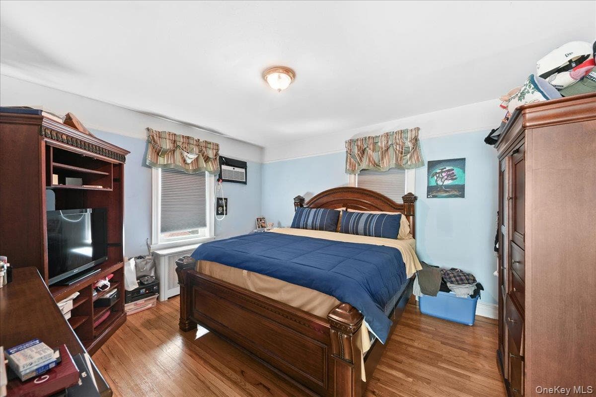 2445 Yates Avenue thumbnail 15