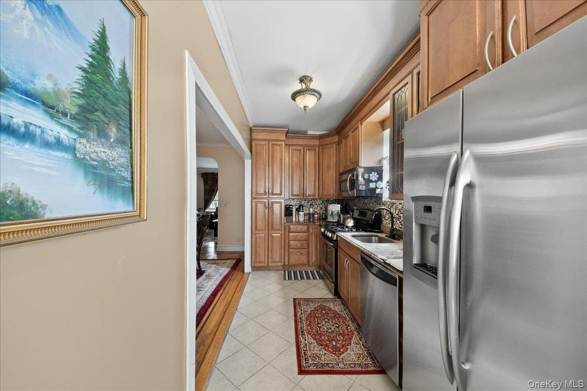 2445 Yates Avenue thumbnail 5