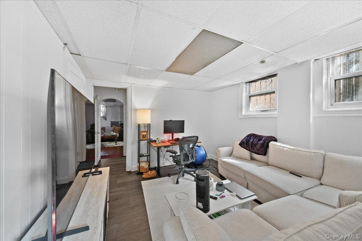 2445 Yates Avenue thumbnail 19