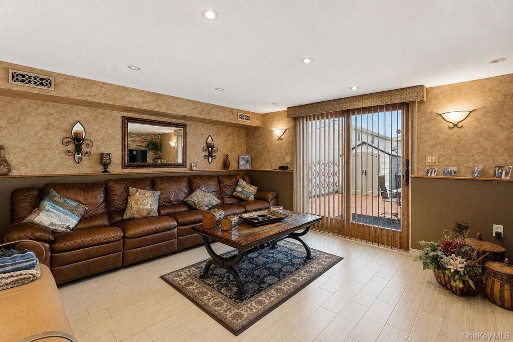 159-48 91st Street thumbnail 17
