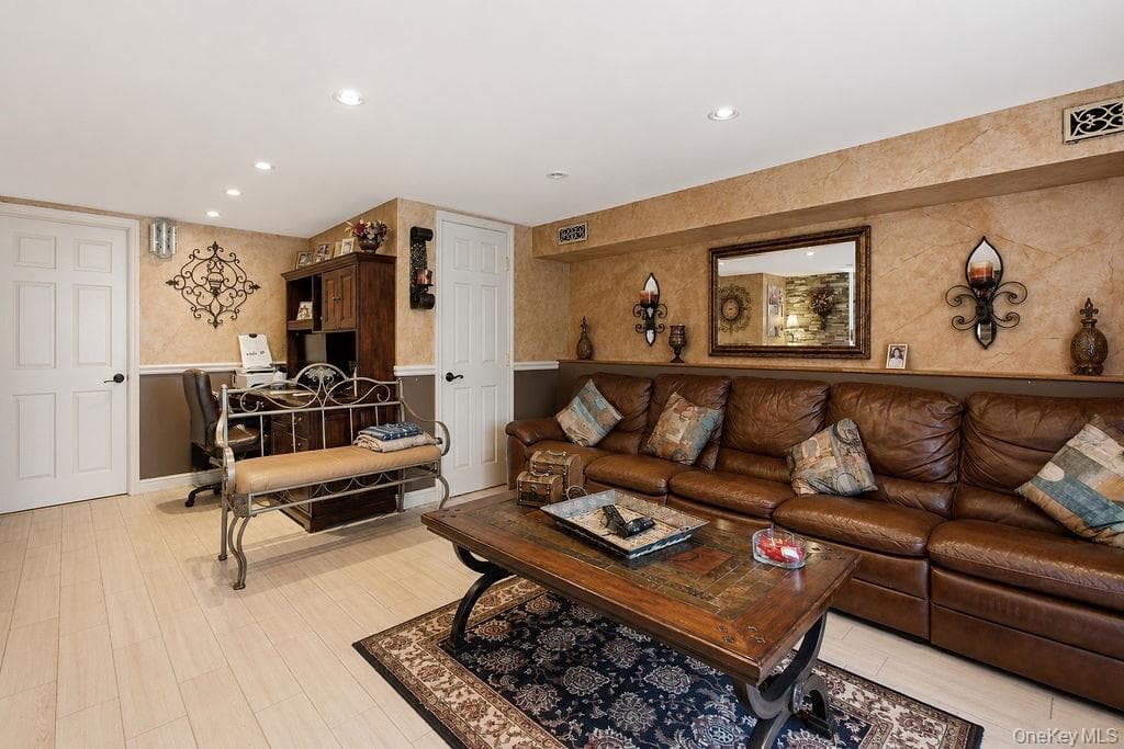 159-48 91st Street thumbnail 16