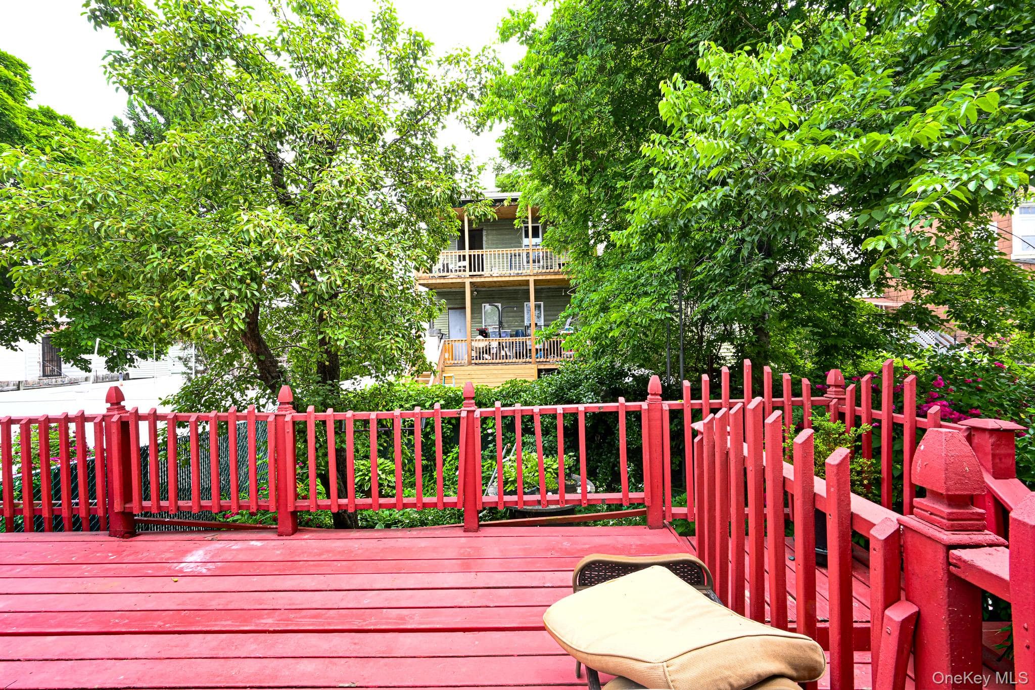 1738 Melville Street thumbnail 3