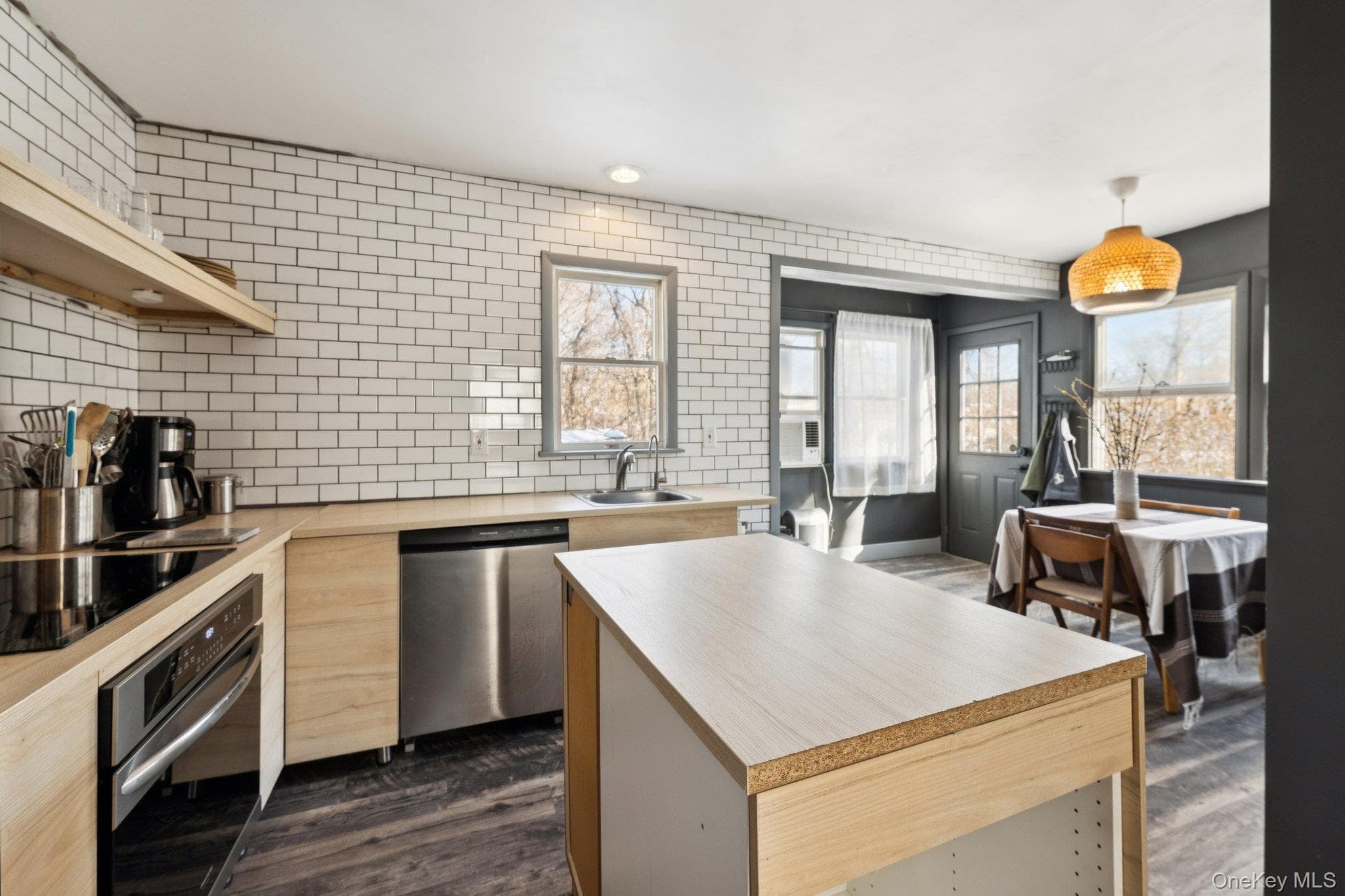 176 Maple Avenue thumbnail 14