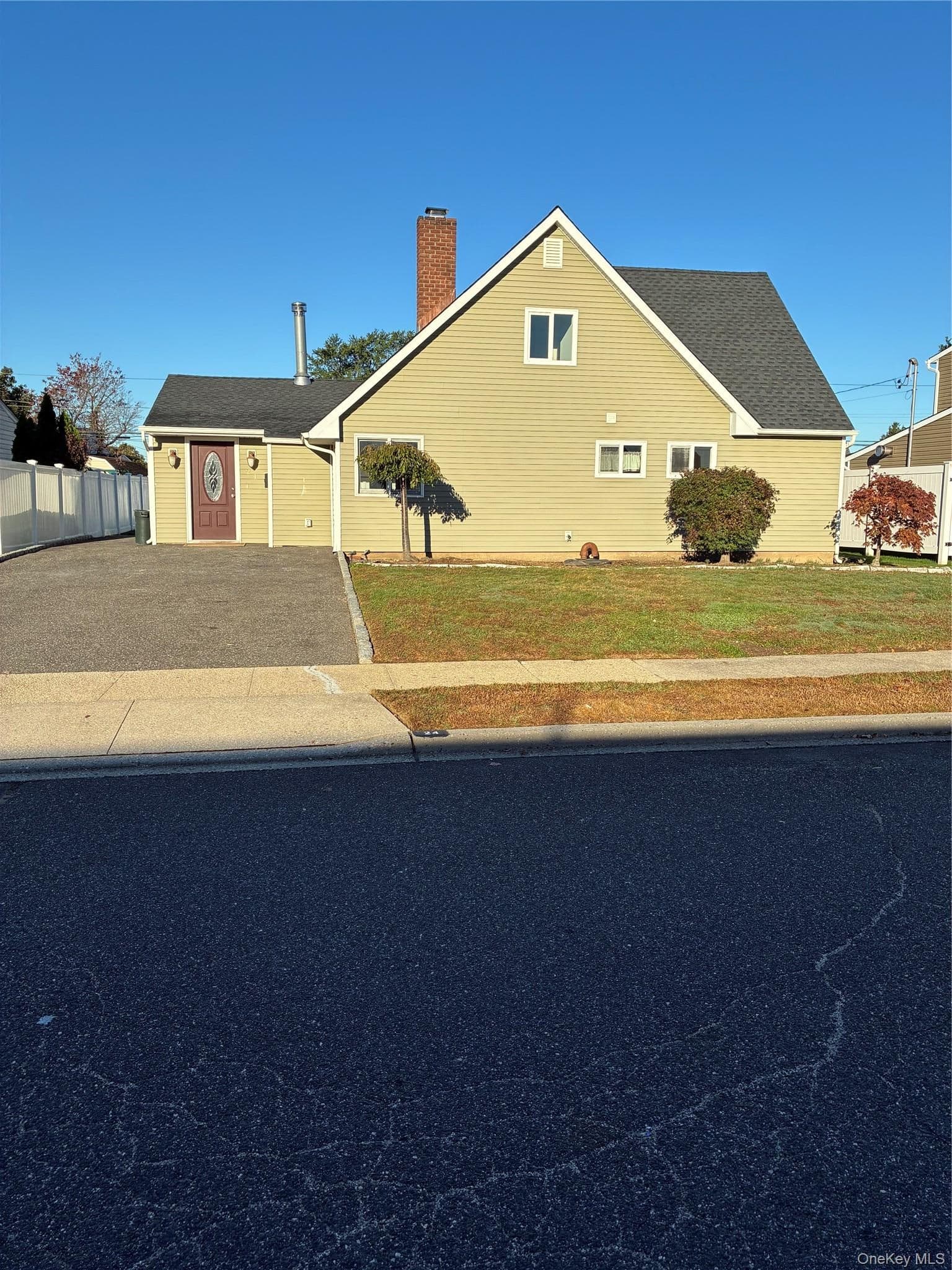 24 Wheelbarrow Lane, Wantagh