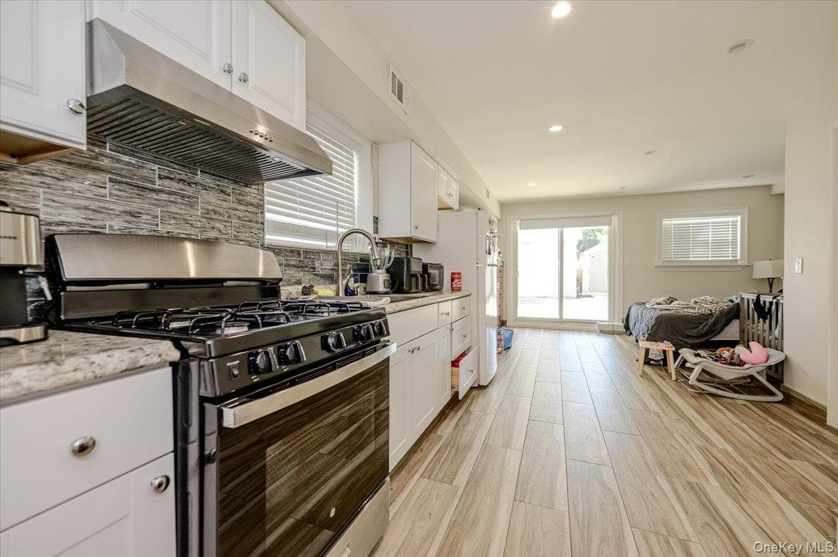 2406 Tiemann Avenue thumbnail 18