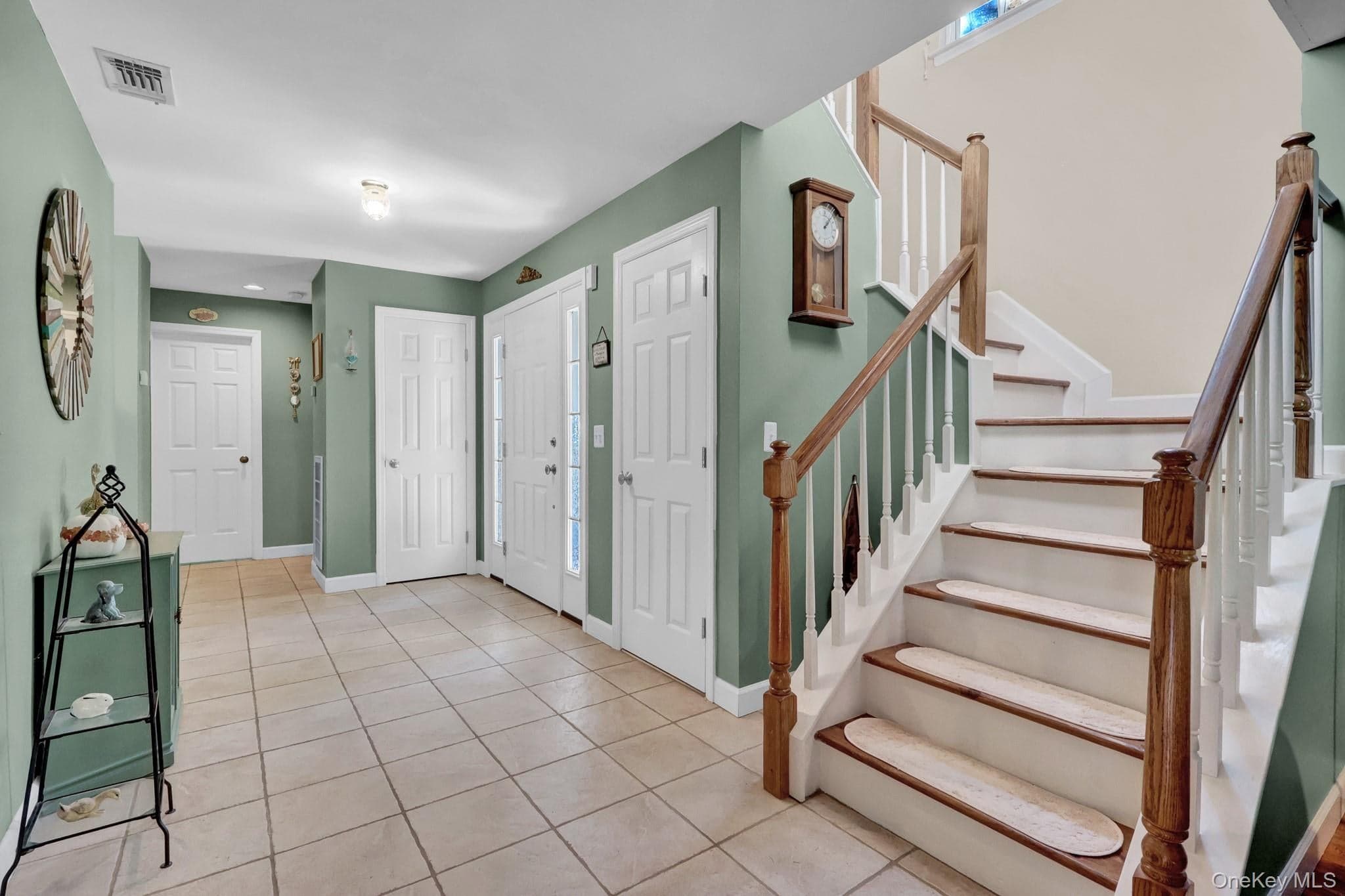 208 Erik Drive thumbnail 4