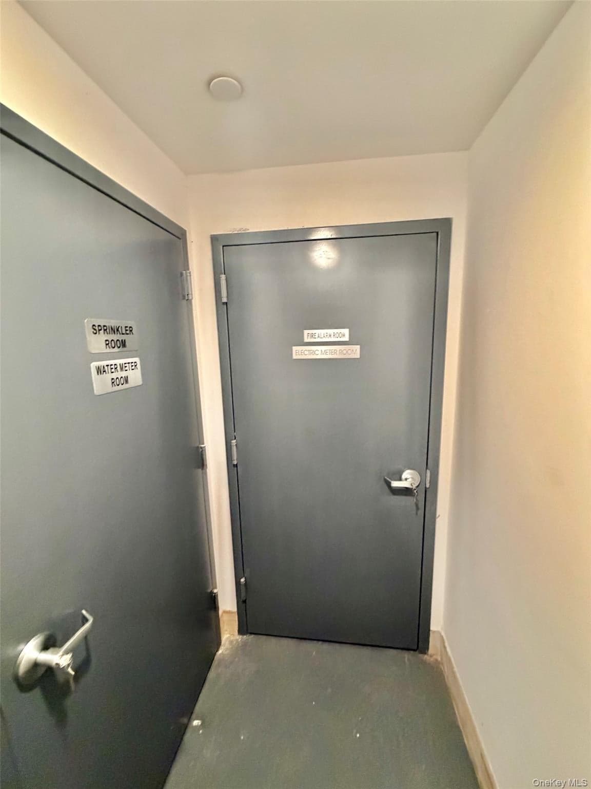 2097 Davidson Avenue thumbnail 21