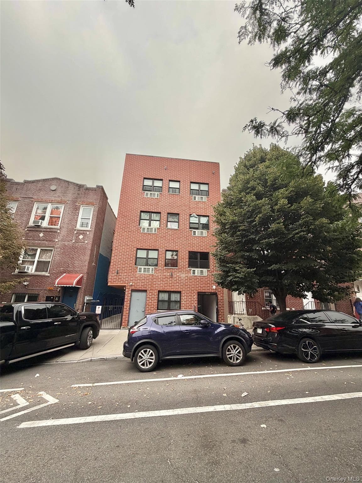 2097 Davidson Avenue thumbnail 10
