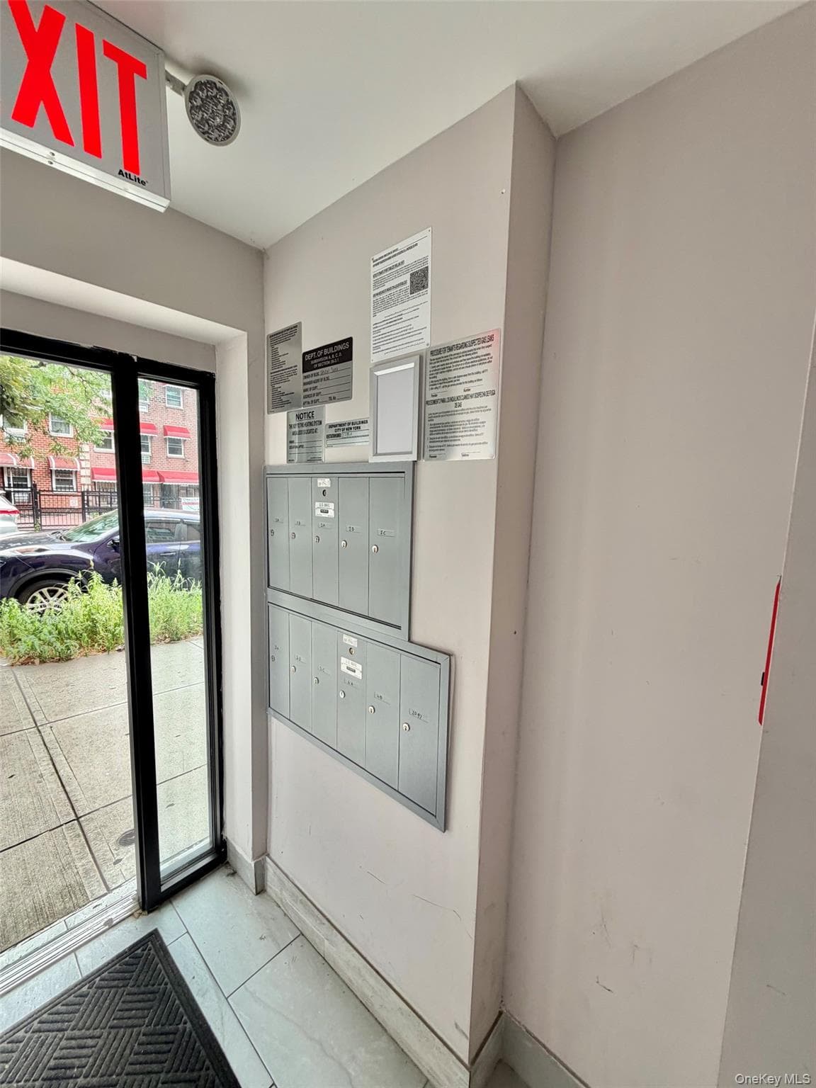 2097 Davidson Avenue thumbnail 8