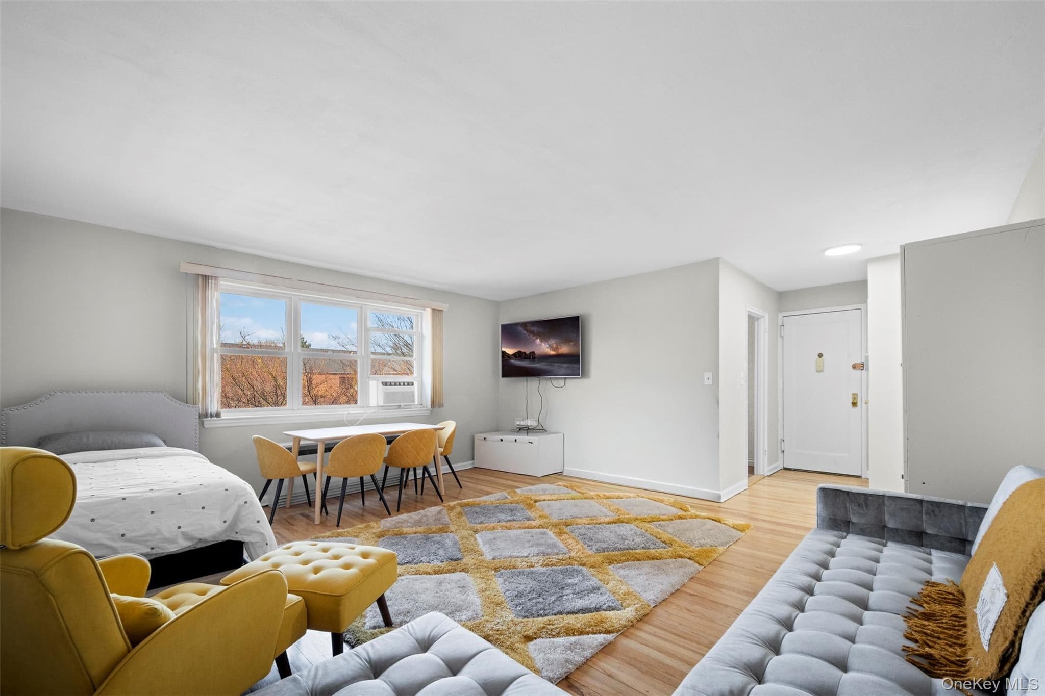 15 Beach Road Unit: 3D thumbnail 6