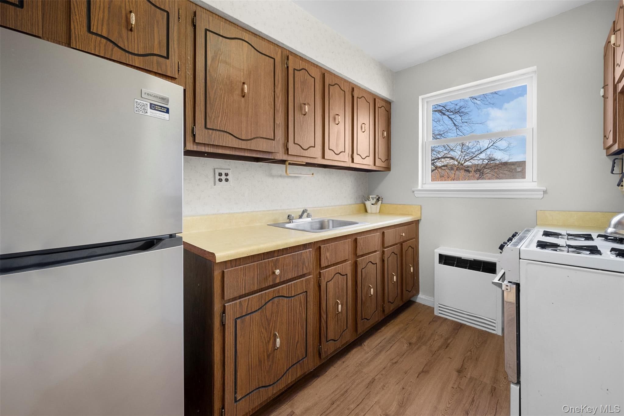 15 Beach Road Unit: 3D thumbnail 10