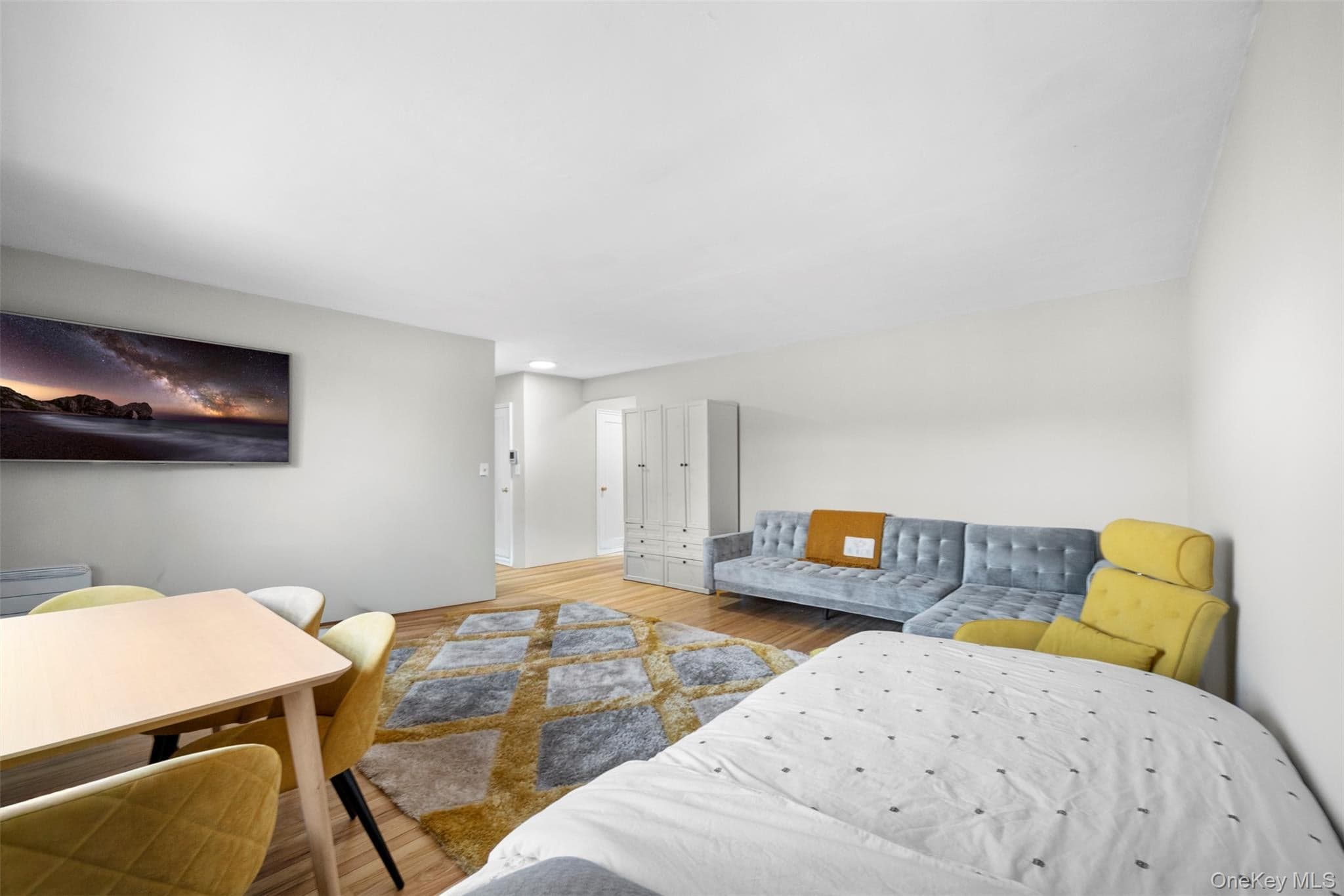 15 Beach Road Unit: 3D thumbnail 5