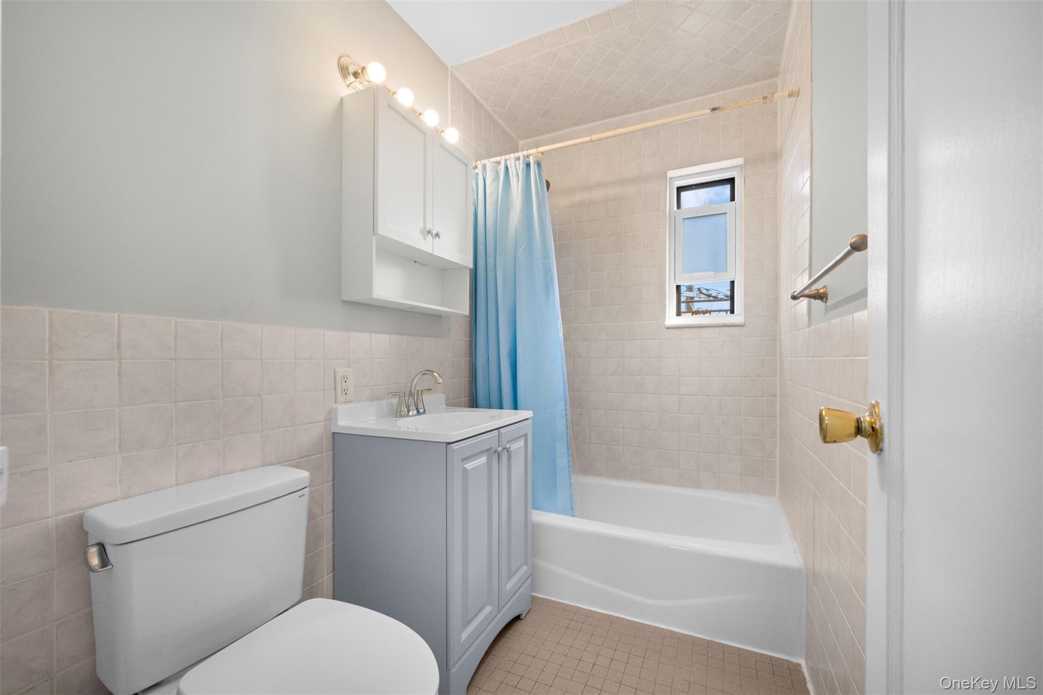 15 Beach Road Unit: 3D thumbnail 19