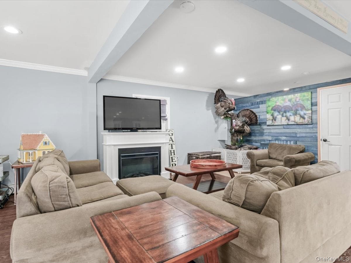 1262 Barberry Road thumbnail 4